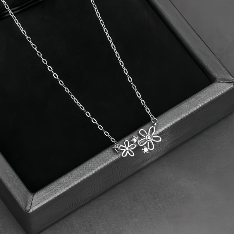 BELLA BOX S925 Sterling Silver Plated With 14K Gold Necklace With Two Small Flowers, A Simple Japanese And Korean Collarbone Chain Girl