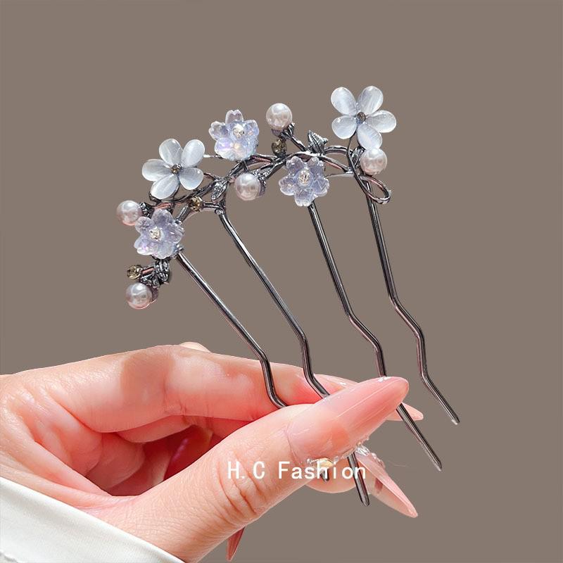 Elegant U-Shaped Butterfly Tassel Hairpin - Ancient Style Floral Accent for Qipao