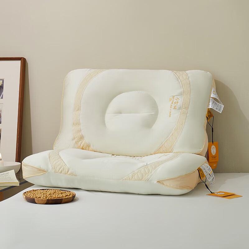 

Woodpecker Small Fiber Bean Fashion Pillow