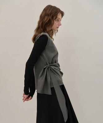 Kamino Strap Off-Shoulder Drape Blouse Gray