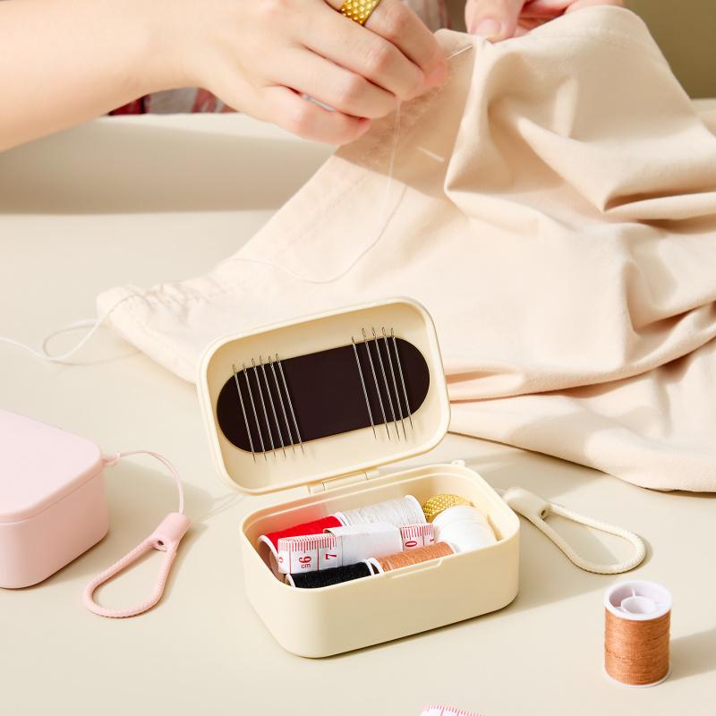 Home Magnetic Sewing Kit Hand Sewing Set Portable Multifunctional Small Sewing Bag