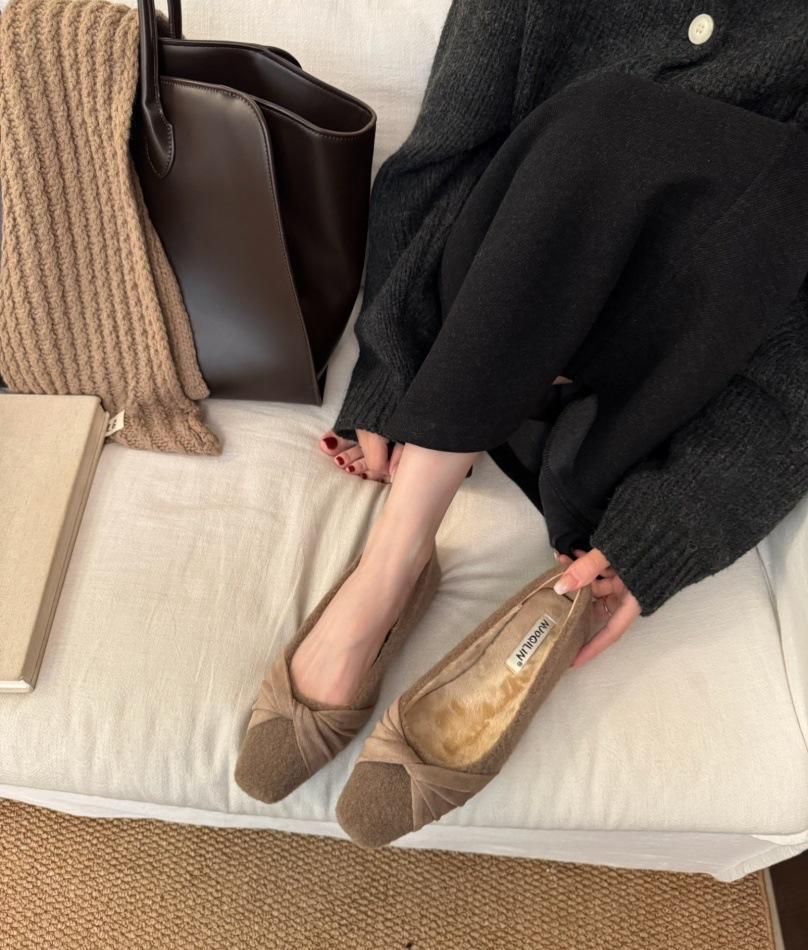 

French gentle suede soft-soled single shoes women s flat shoes 2025 autumn fairy temperament small fragrant wind evening grandma ladyshoes 39 хаки