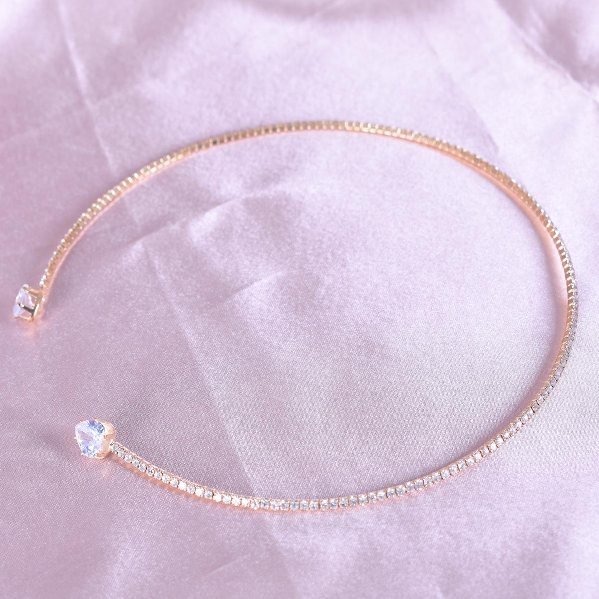 Luxurious Rhinestone Heart Choker - European & American Style Versatile Shiny Necklace for Women золотой