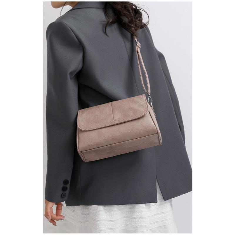 Retro Oil Wax Leather Crossbody Bag,with Textured and Vintage Feel,Simple and Elegant Flap Design,and Adjustable Shoulder Strap