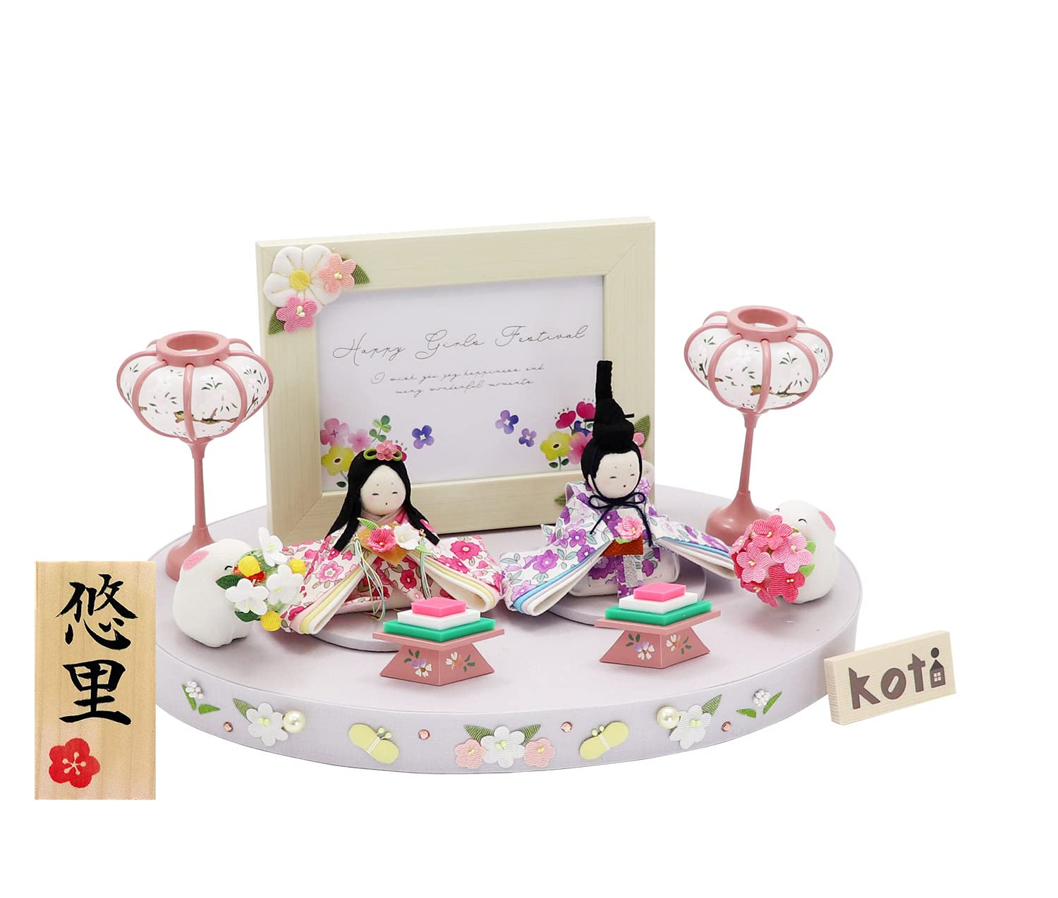 

Osaka Choseido Hina Doll Компактная мини-кукла Hina Hina с гравировкой имени, деревянная бирка, бонусная кукла Crepe Hina Doll Koti Flower Stage с фоторамкой (Отправлено отдельно)
