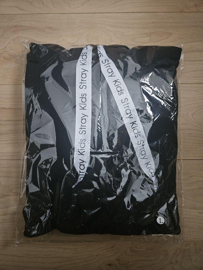 

[Б/У] Толстовка в честь выпуска EP Stray Kids, размер L