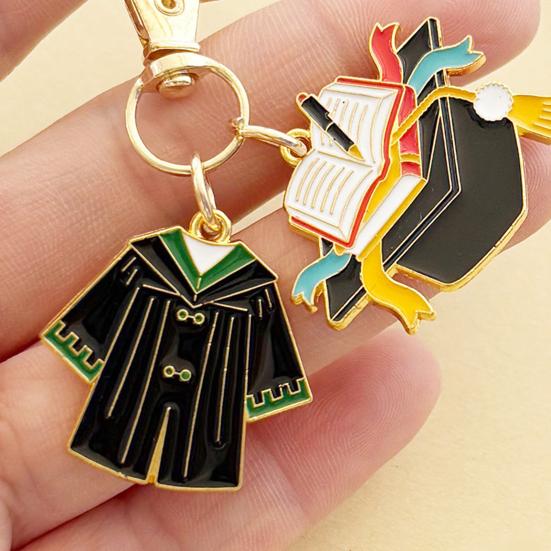 Graduation Keychain Pendant Easy to Install Graduation Day Gift Keyring with Lobster Clasp Design Graduation Souvenir Accessory