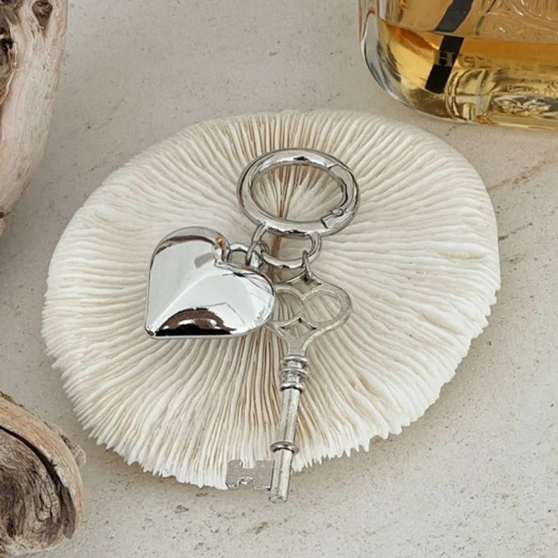 

bookaz [bookaz] Bold Heart Key Key Ribbon Silver Keyring Bold Keychain