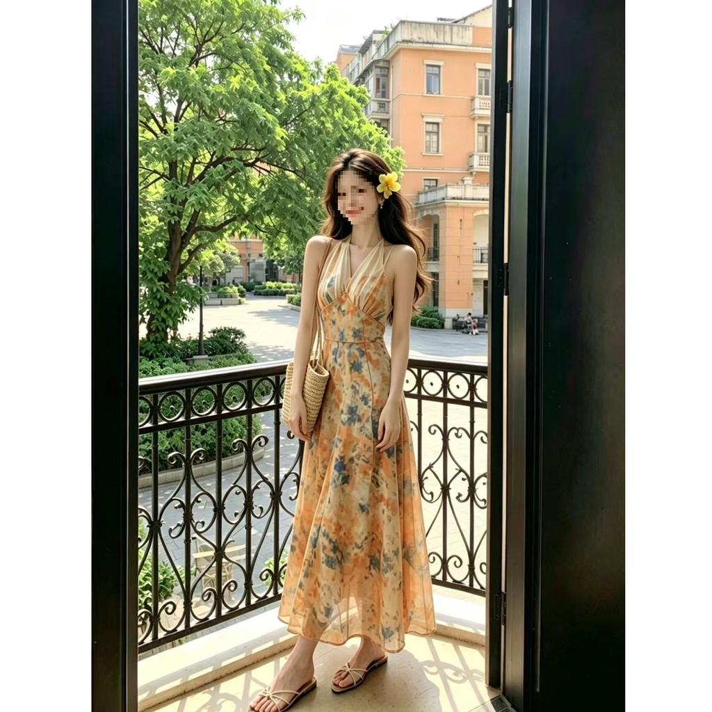 French oil painting print halter neck dress women's first love long dress gentle and beautiful beach dress..