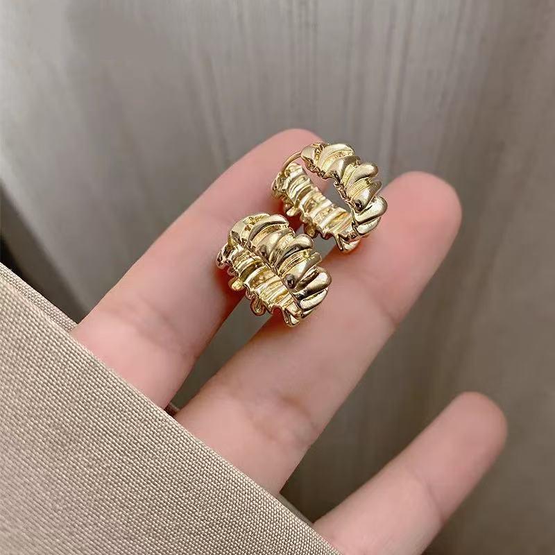 

New 925 Sterling Silver Circle Stud Earrings Charm Personality Geometric Shape Earrings Birthday Gift Women s Exquisite Jewelry золотий