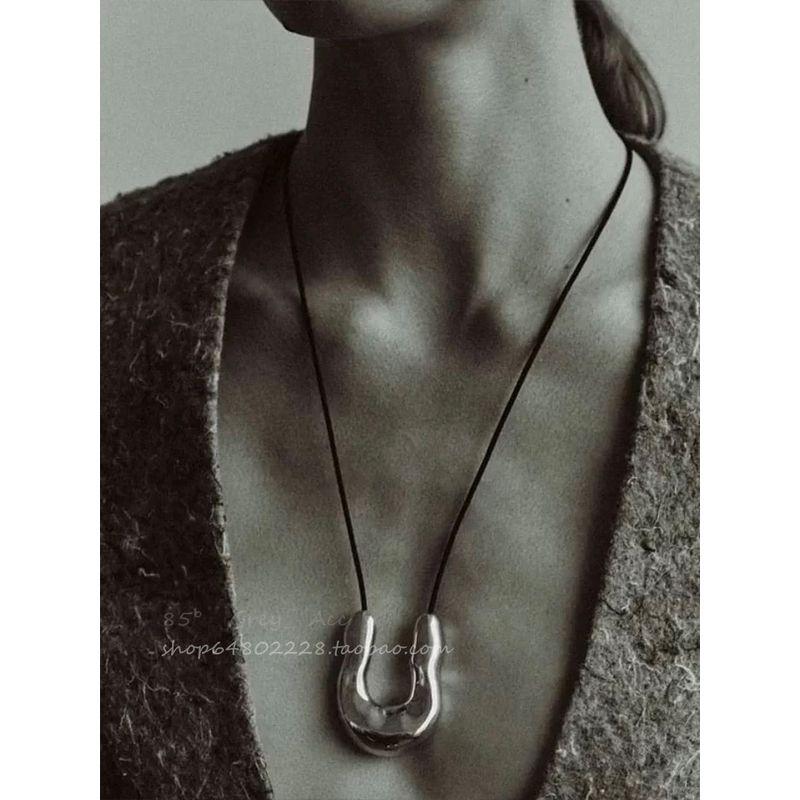 Niche Style Fashion Wind U-Shaped Long Female Leather String Necklace