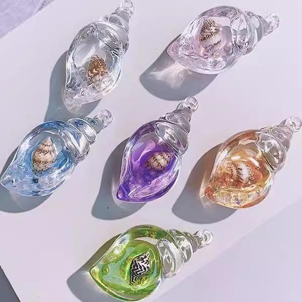 Seven-color Luminous Conch Snail Acrylic Jewelry: DIY Cream Glue Keychain, Bag Charm, Earrings, Pendant.