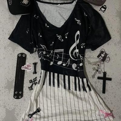 Üst Kıyafetler – T-shirtler