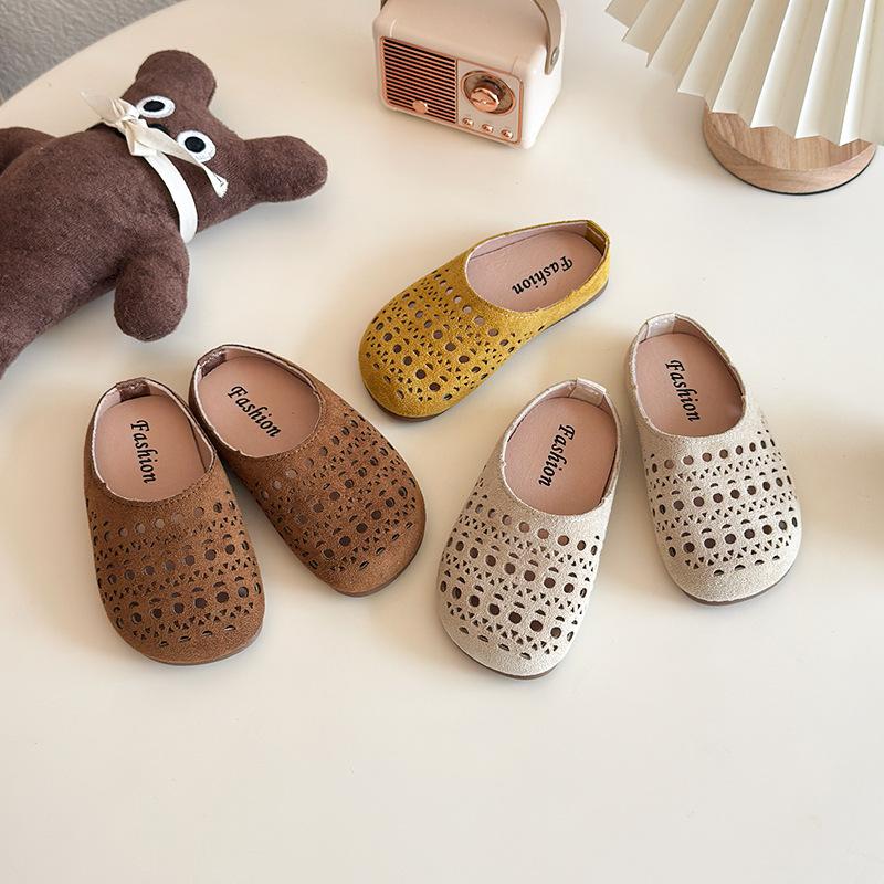 Meisjes Pantoffels Buitenshuis Uitgehold Trendy Kindersandalen Casual Zachte Zool 2025 Zomer Nieuw Kinderen Strand Schoenen Antislip Ins