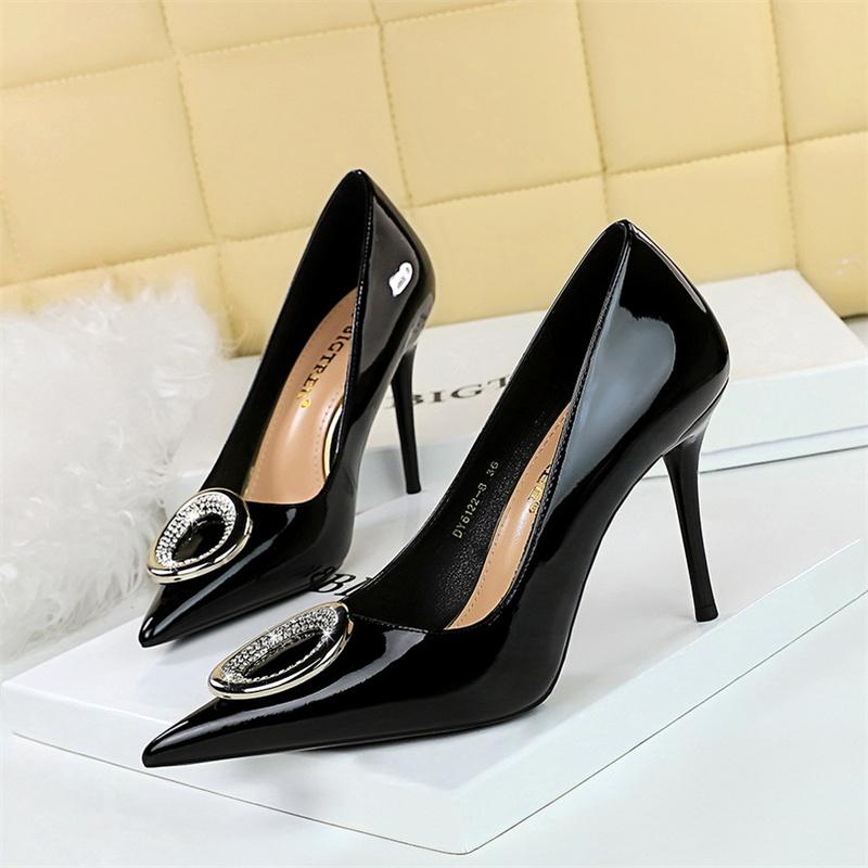 Fashion Red Women Pumps Metal Buckle Rhinestone High Heels Stilettos Luxury Patent Leather Shallow Mouth Pointed Toe Single Shoes