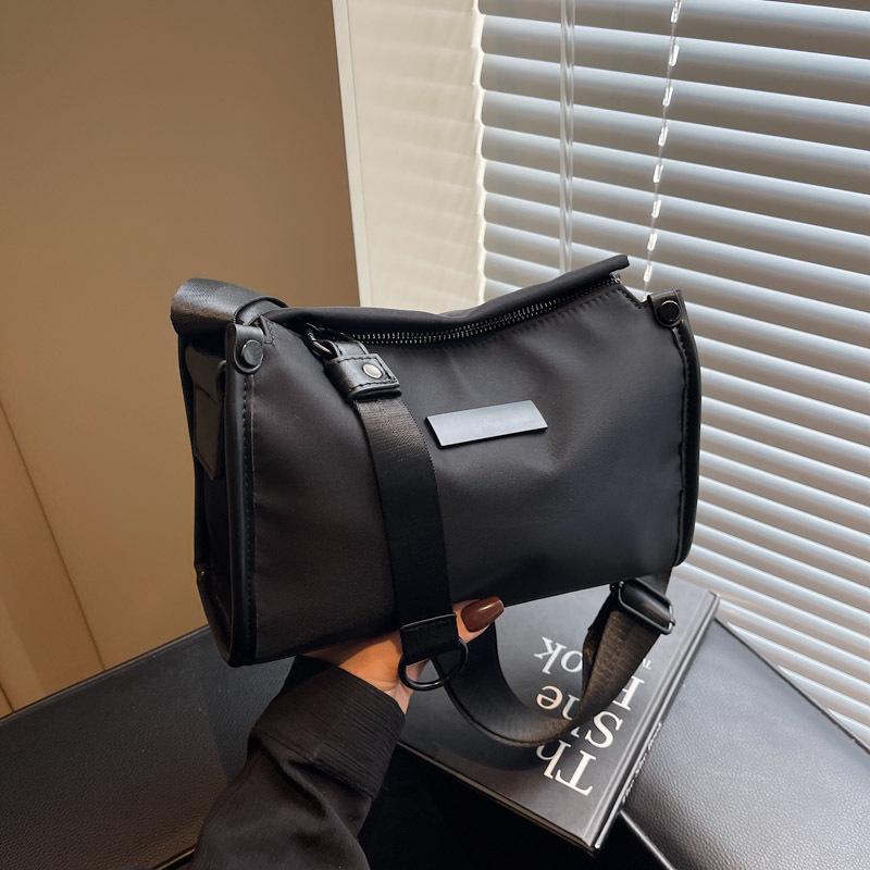 Korean Version of Casual Style Small Bag Women's Bag 2025 New Simple Nylon Cloth Small Square Bag Versatile Shoulder Messenger Bag