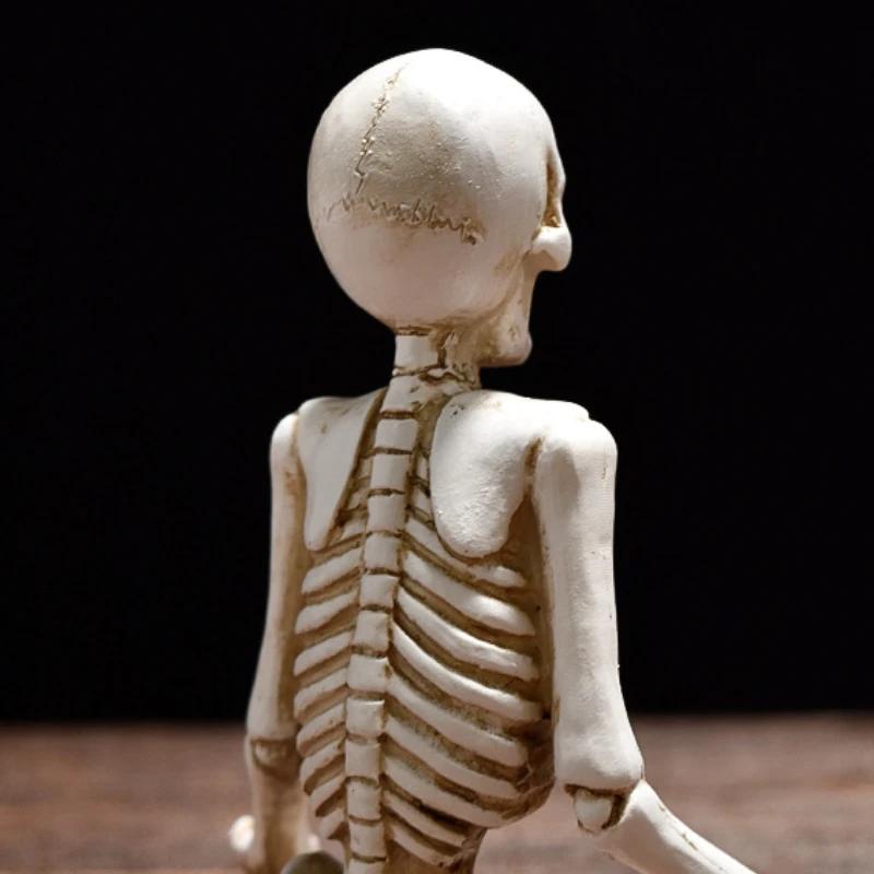 Vintage Skull Figurine Resin Haunted House Props Halloween Holiday Atmosphere Ornament Yoga Human Skeleton Statue for Home Decor