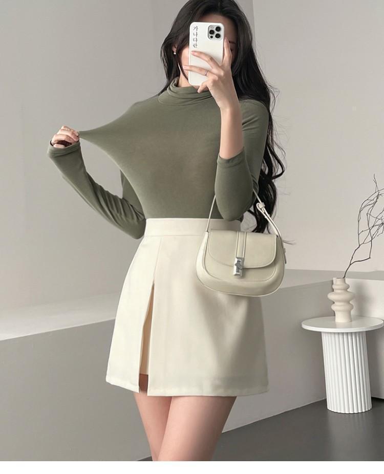 Korean Dongdaemun Women's Slim-Fit Cashmere High Neck Long Sleeve T-Shirt - Soft, Smooth, and Figure-Flattering