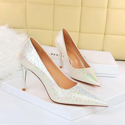 Talons hauts de 8,5 cm, talons fins, bouche peu profonde, tête pointue, impression métallique en relief, talons hauts sexy et fins, chaussures simples pour femmes