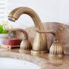 Antique Brass Basin Faucets Classic Bathroom Sink Faucet Double Cross Handle 3 Holes Bathbasin Counter Mixer Taps