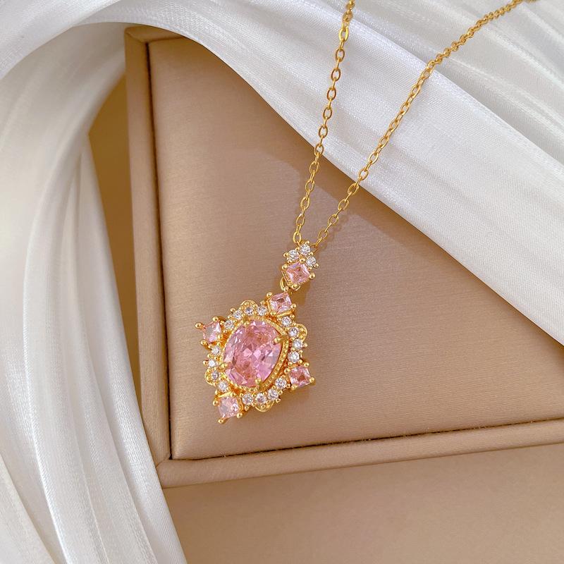 Schwerindustrie Rosa Rauten Voll Diamant Leichter Luxus Temperament Wunderschöne Voll Diamant Halskette Weiblich Vielseitig Schlüsselbein Kette Titan Stahl