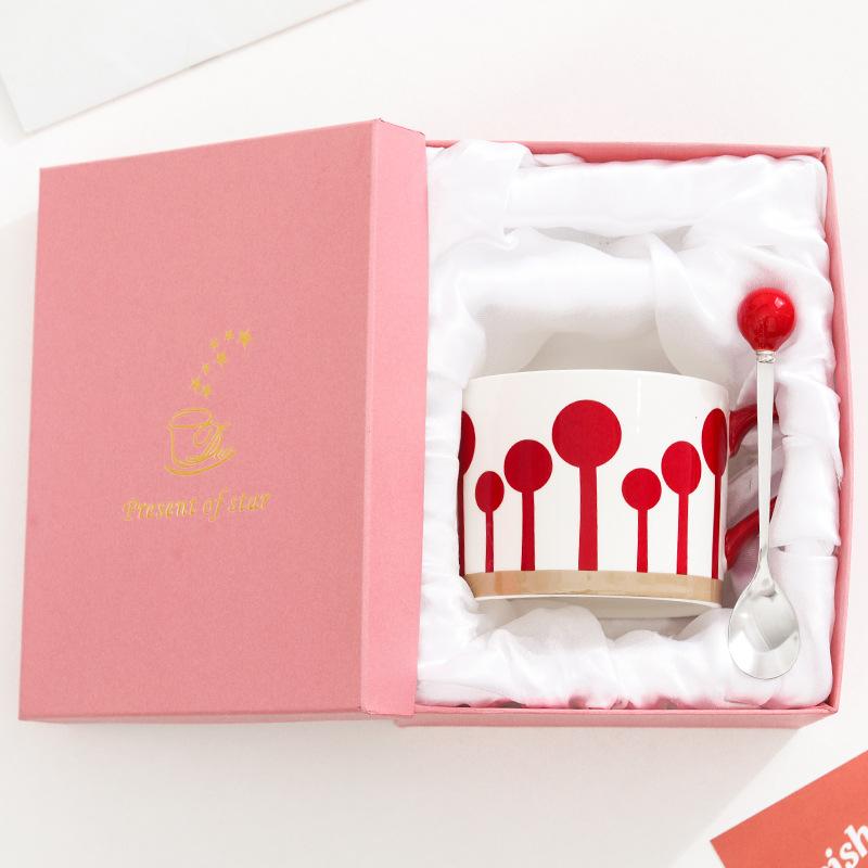 Ins Design Sense Niche Mug High Value Ceramic Cup Large Capacity Couple Cup Office Coffee Milk Cup