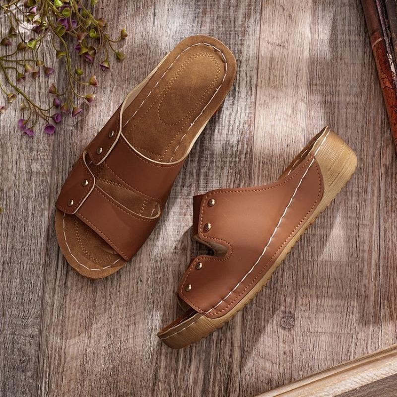 

Large-sized Shoes One-line Thick-soled Shoes Slippers Women s Lightweight Riveted Open-toe Flip-flops 43 коричневый