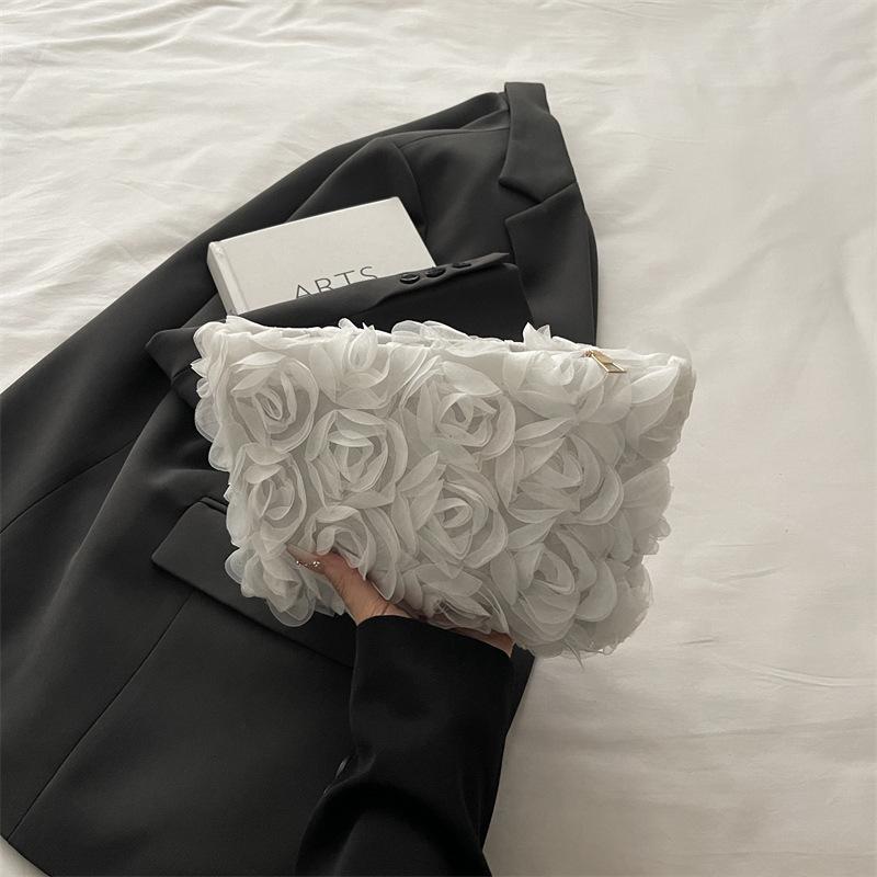 

Популярный клатч 2025 осень новая текстура повседневная простая кружевная цветочная вечерняя сумка нишевый дизайн женская сумка белый