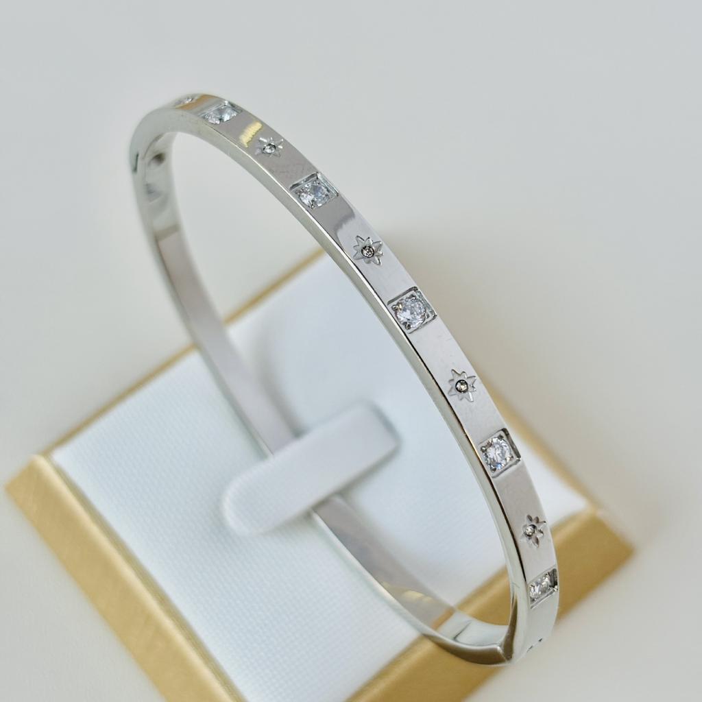 High-quality, Fashionable, Simple, Big-name Brand Waterproof Bracelet for Women
