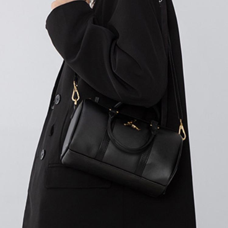 Jordan Bolso Boston de Cuero y Poliéster con Logo de Aviador Metálico Unisex Bolsos de Mano Negro DR5595-010