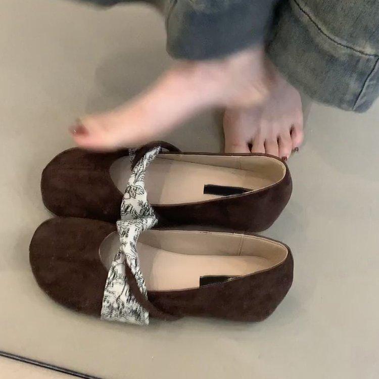 

[youshilai] Ретро туфли Мэри Джейн на плоской подошве 2025 весна и осень новые замшевые с мелким вырезом ремешок на подъеме одинарные туфли 39