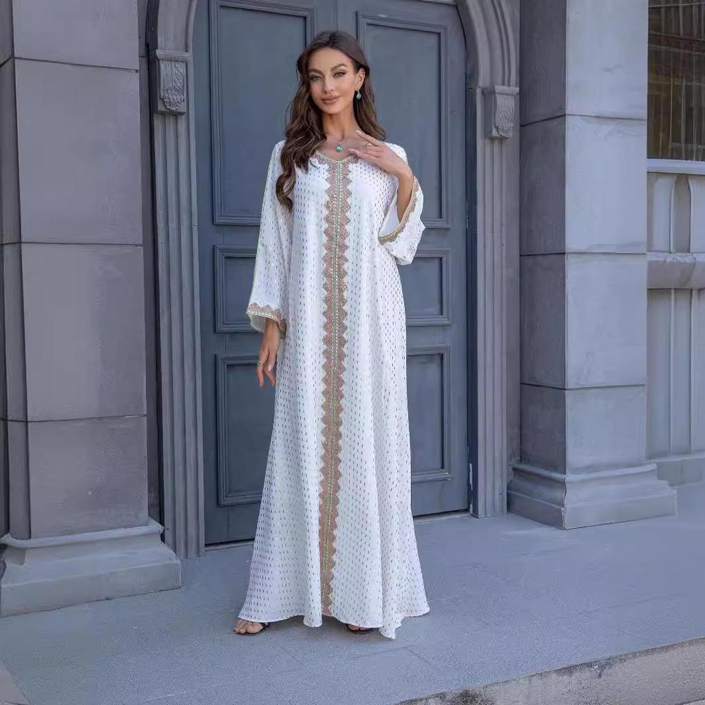 ZD004 Dubai Women's Slim Fit Long Robe: Middle East, Europe & America Style with Lace & Hot Stamping