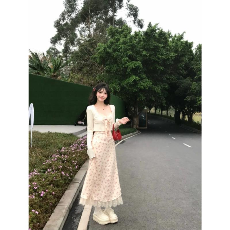 

Sweet Floral Print Camisole Dress & Cardigan Set - Spring/Summer Women s Mist-Covered, Waist-Cinching Style S