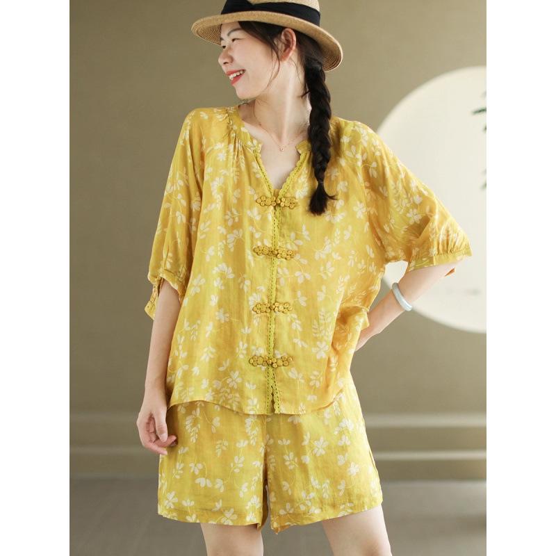 

Chinese Retro Linen V-Neck Suit Set: Mid-Sleeve Top & Elastic Waist Shorts for Women 2XL жовтий
