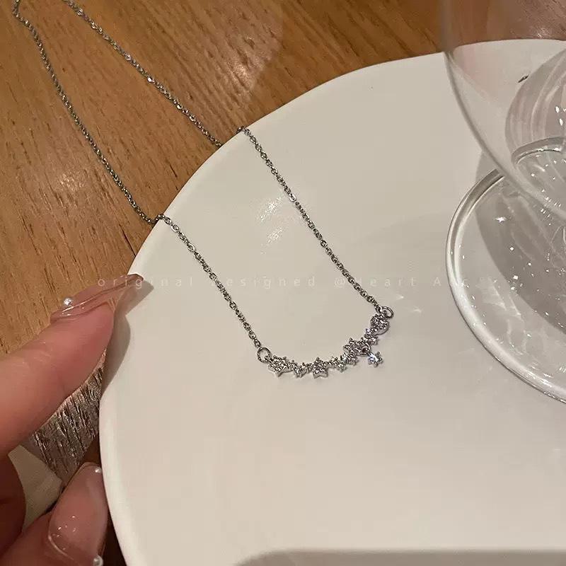 Halskette Wohlfahrt Lotus Chinesischer Schmetterling Ping An ins Studenten-Halskette Einfach Freundin