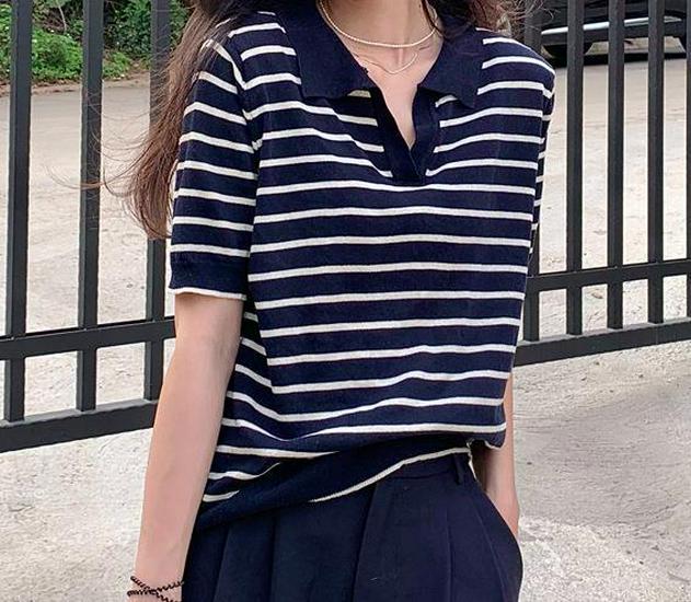 Women's Knitted Ice Silk Striped V-Neck Short Sleeve T-Shirt, Hong Kong Style, Summer 2025 Korean Fashion