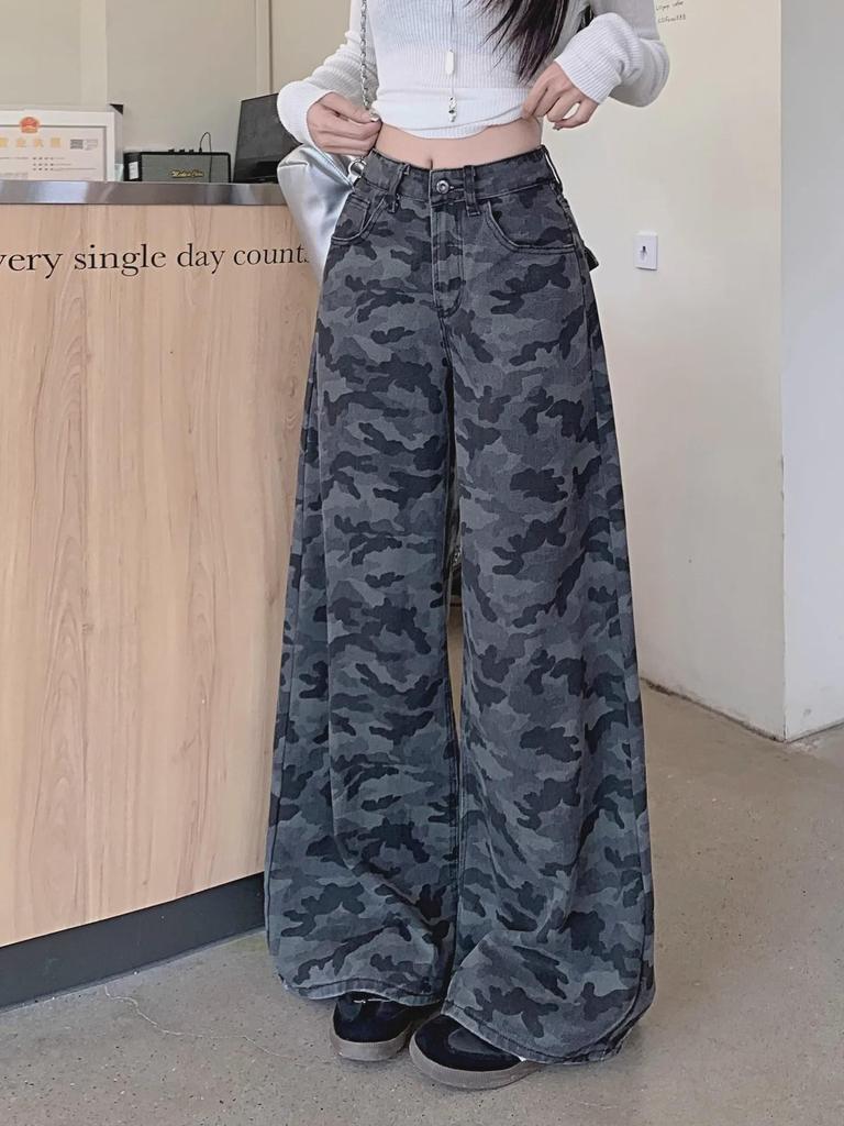 Damen Winterjeans mit hoher Taille und weitem Bein in Camouflage