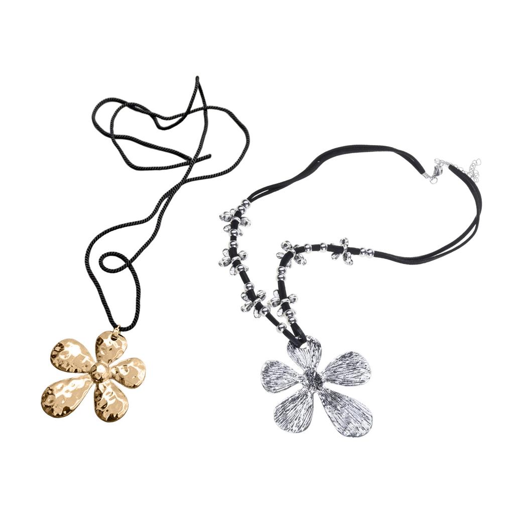 Statement Textured Flower Necklace Floral Shape Neckchain Adjustable Clavicle Chain Elegant Blossom Jewelry for Weddings