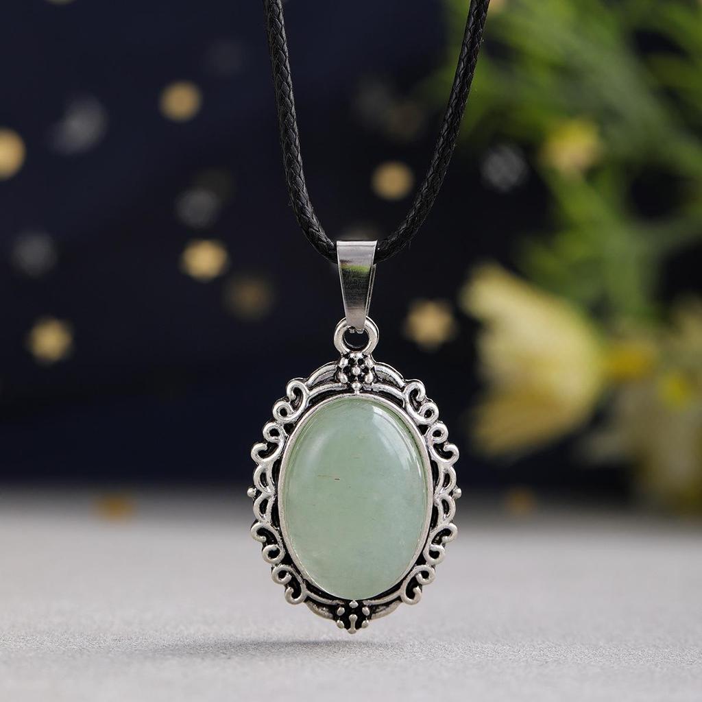 Bohemian Ethnischer Amethyst und Rosenquarz Ovaler Spitzenanhänger