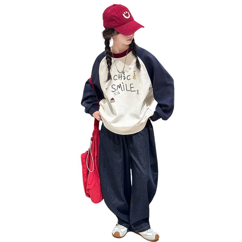 

Girls Autumn 2025 Fashionable Sporty Embroidered Sweatshirt & Scimitar Pants Two-Piece Set 150 cm