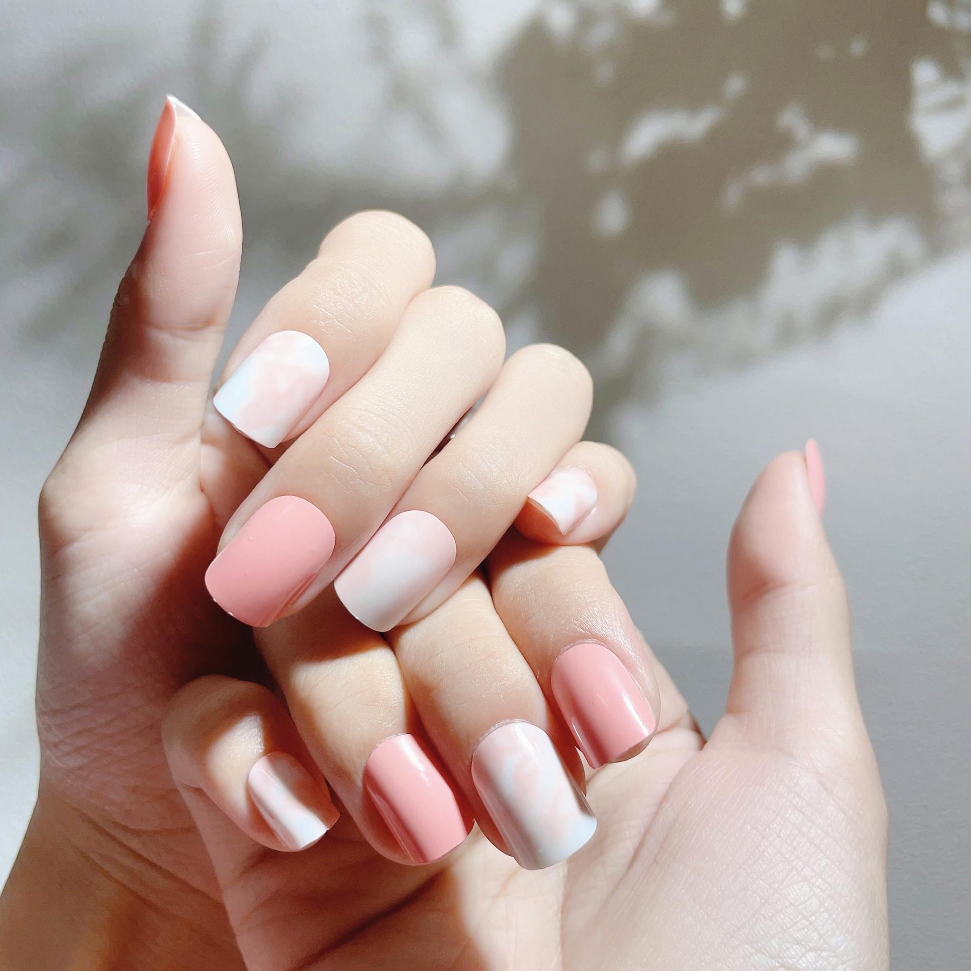 

Spring/Summer Pink & White Color Block Wearable Nails - Sweet and Fresh Nail Art Tips