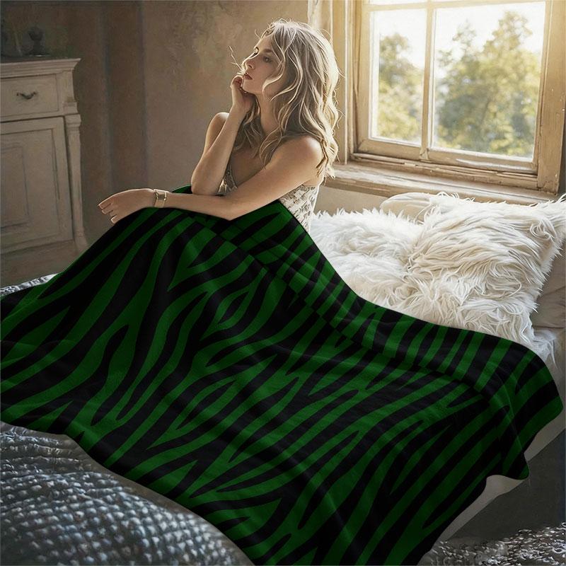 Green Star Dot Print Flannel Blanket Warm Soft Halloween Christmas Decorative Couch Warm Cozy All-Season Gift