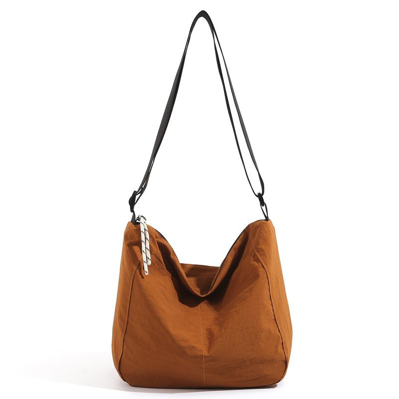 Nylon Lightweight Women S Messenger Bag Large-Capacity Shoulder Bag College Student Class Commuting Versatile Women S Bag коричневый