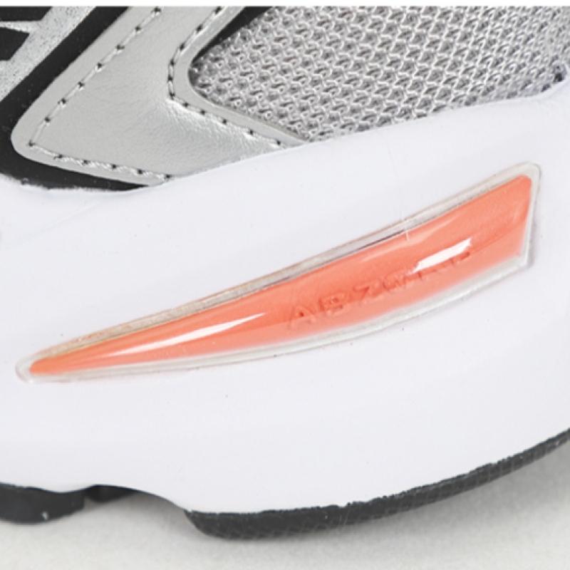 New Balance 725 Metallic Silver Raincloud