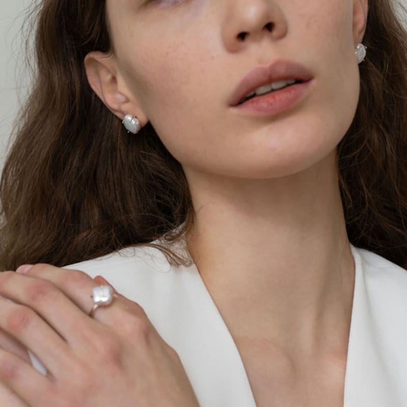 Aube De Moi Bold Clover Pearl Earring