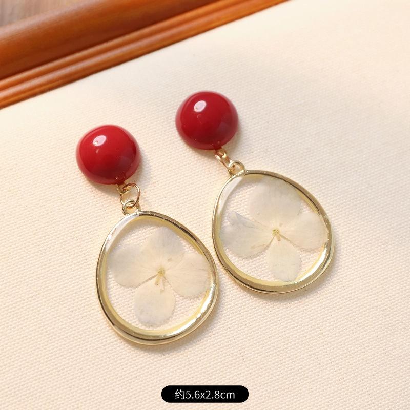 Niche Design Retro Plant Dried Flower Stud Earrings Beautiful Immortal Flower Earrings Women's Vacation Style Earrings Summer