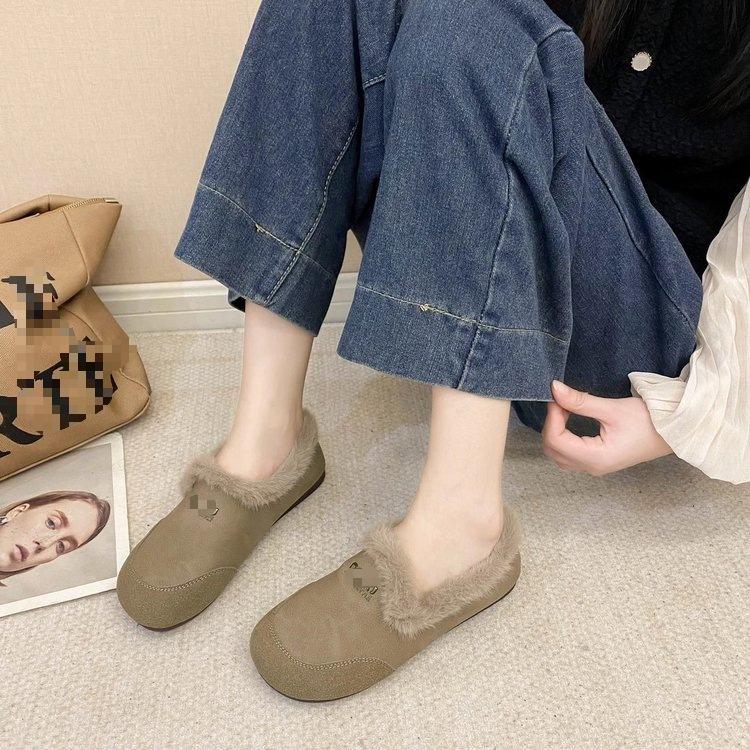 Cotton shoes are worn outside in winter, new winter fluffy single shoes, piled warm flat-soled Doudou shoes.