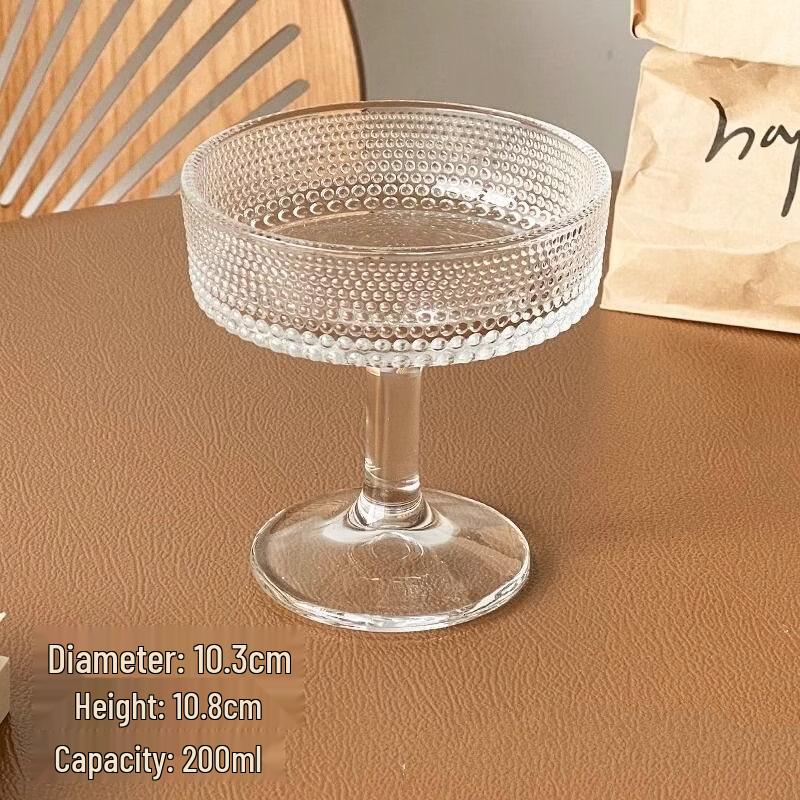 Стеклянные десертные и креманки на высокой ножке