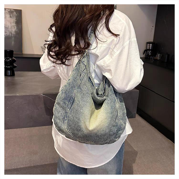 

Retro Casual Denim Canvas Bag Women s Fashionable Shoulder All-matching Large-capacity Commuting Tote 42x4x35 синій