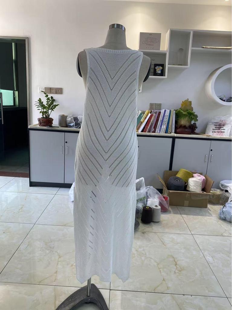 European & American Backless V-Neck Knit Dress: Breathable Beach Cover-Up